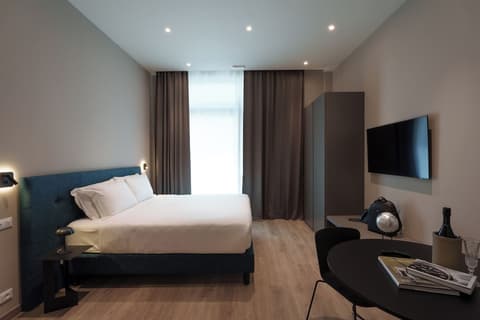 VI SUITES, Room