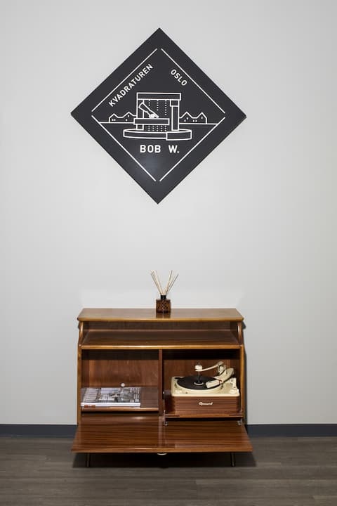 Bob W Oslo Sentralen, Interior entrance