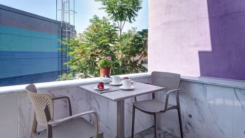 Seven Roses Apart Hotel, Balcony