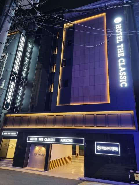 Hotel The Classic, Exterior