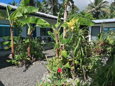 Island Hopper Hotel, Exterior