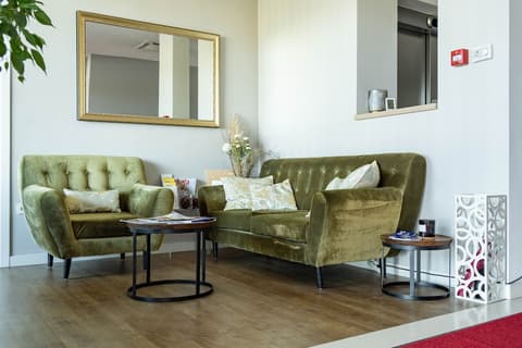 Hotel Magdalena, Reception