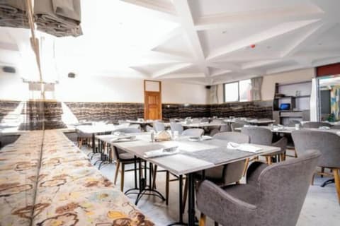 BLOOMING SUITES, Restaurant