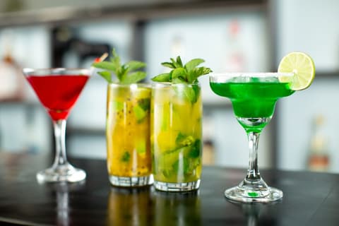 Cordillera Hotel, Bar