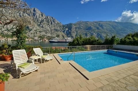 Muo Apartments, Pool