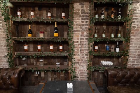 The Flat NYC, Lobby sitting area