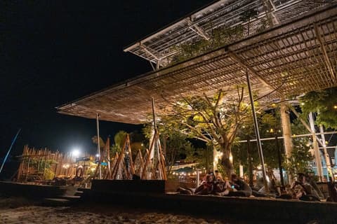 Mambo Beach Resort, Restaurant
