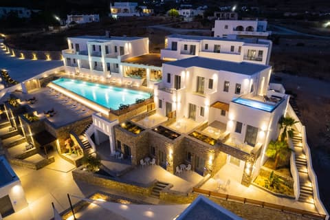 Kouros Blanc Resort & Suites, Front of property