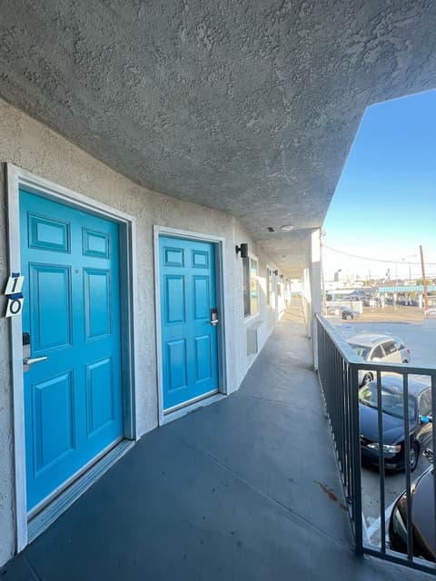 Arlo Motel, Exterior