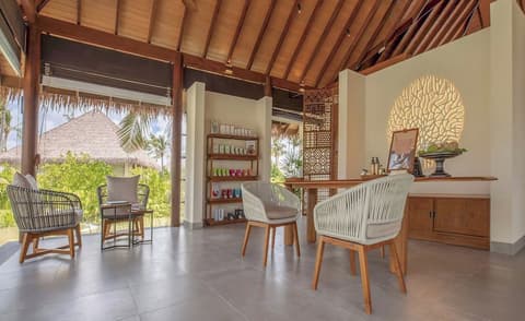 Meliá Whale Lagoon Maldives, Reception