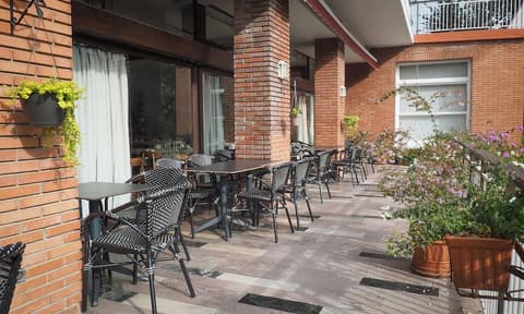 Hotel Alcázar - Irún centro, Terrace/patio
