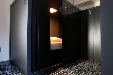 Chapter San Francisco, Room