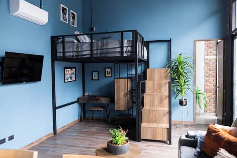 Royal Living Poblado, Room