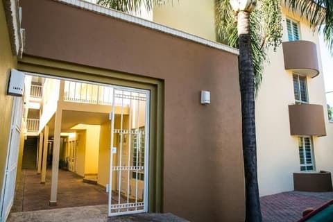 Departamentos Tequila, Exterior