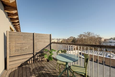 The Base Berlin ONE, Terrace/patio