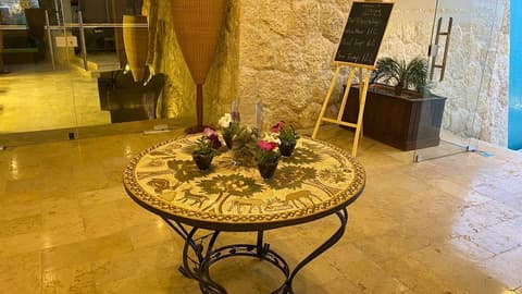 O Beach Hotel & Resort, Lobby