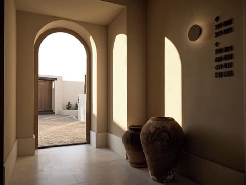 Omeon Mykonos, Interior entrance