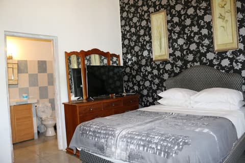 Little Savoy Guest House, Room