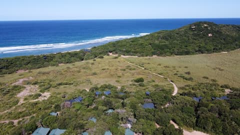 Ponta Membene, Property grounds