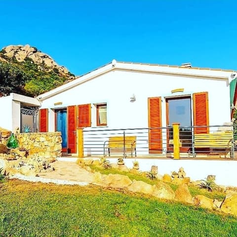 Tenuta Petra manna, Exterior