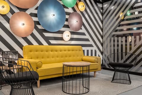 BYPILLOW Crosstown, Reception