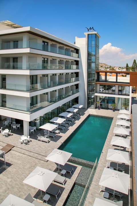 Mercure Larnaca Beach Resort, Pool