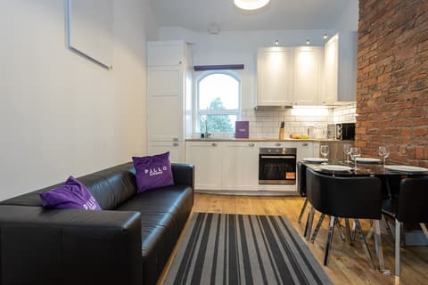 Pillo Rooms Serviced Apartments- Salford, Room