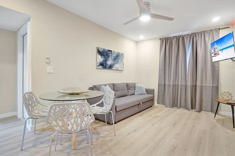 Stylish East Little Havana Flats, Living area