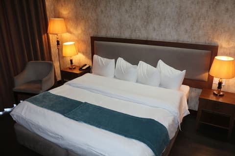 Macara Sheki City Hotel, Room