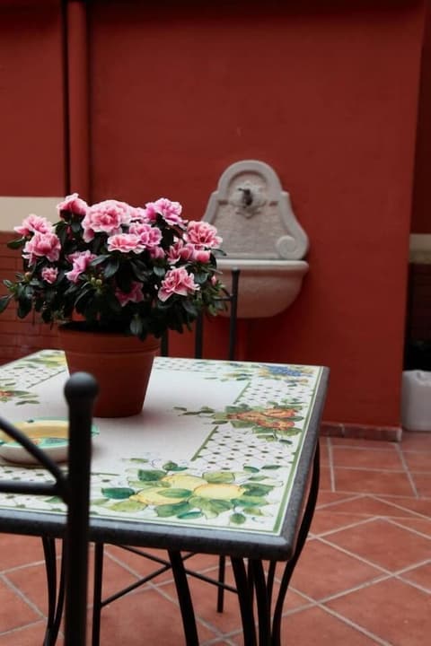 Savoia Residence, Exterior