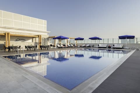 Riviera Rayhaan by Rotana Doha, Pool