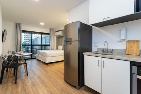 Aurora Paulistana by Viva - Prédio completo a passos do Metrô República, Room