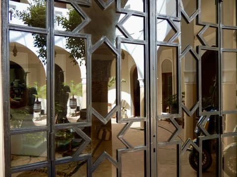 La Claire Fontaine, Terrace/patio