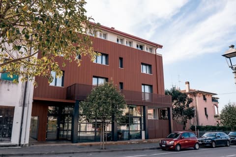 K Modern Hotel, Exterior