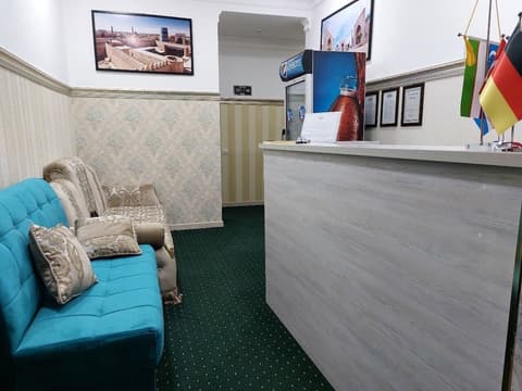 Semurg Hotel, Reception