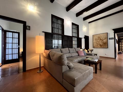 Santa Ana Suite & Rooms, Lobby