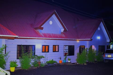 Safari Park House, Front of property