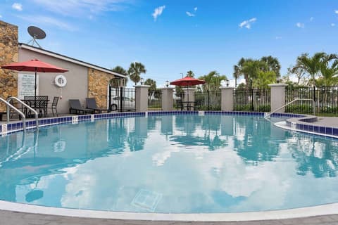 Travelodge by Wyndham Kissimmee/Orlando, Pool