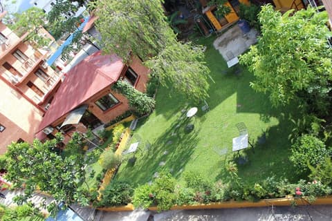 Royal Astoria Hotel, Restaurant