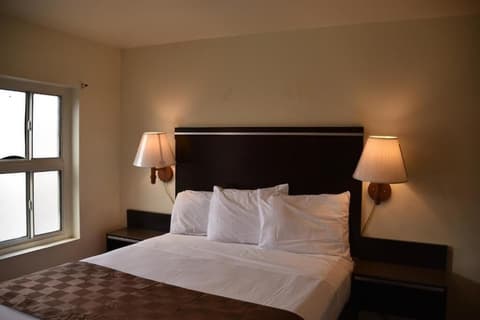 Baycities Motel, Room