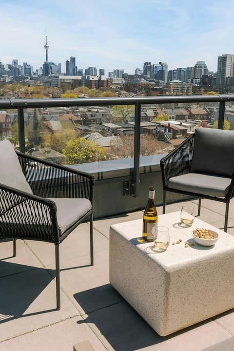 Sonder by Marriott Bonvoy Artesa Apartments West Queen West, Room