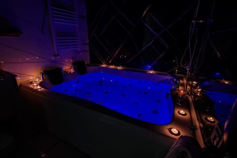 MOONDAY HOTEL, Bathroom