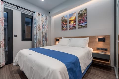 Exarchia House Project, Room