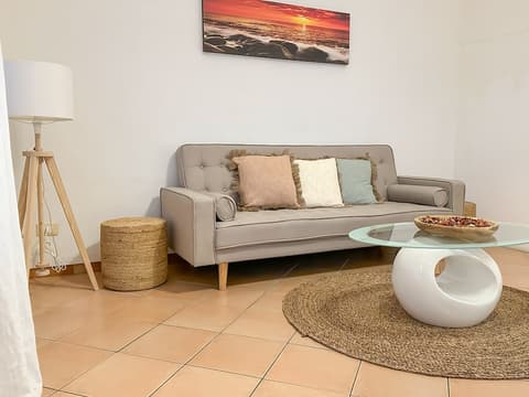 flowers apartments and rooms, Living area