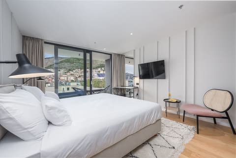 City Residences, Room