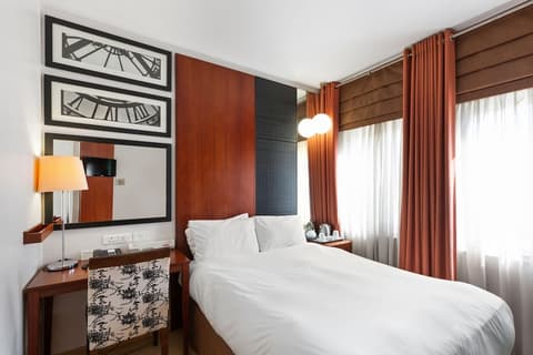 Neighbourgood East City, Room