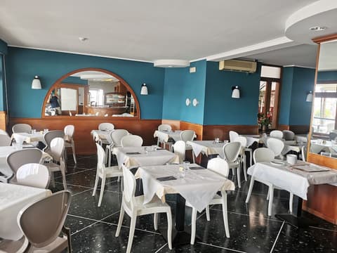 Albium Hotel, Restaurant