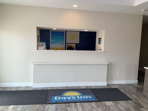 Days Inn by Wyndham Troy IL, Reception