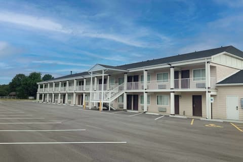 Days Inn by Wyndham Troy IL, Exterior