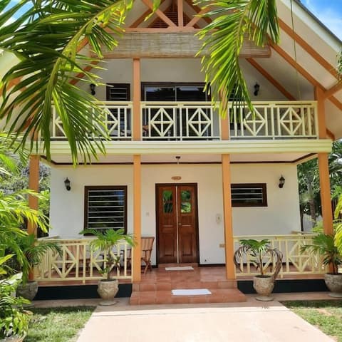 Chalet D'anse Reunion, Front of property